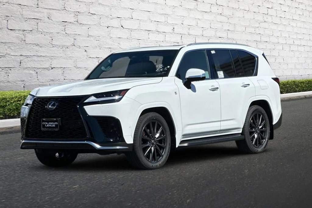 2026 Lexus LX 700h F-Sport - Photo 8