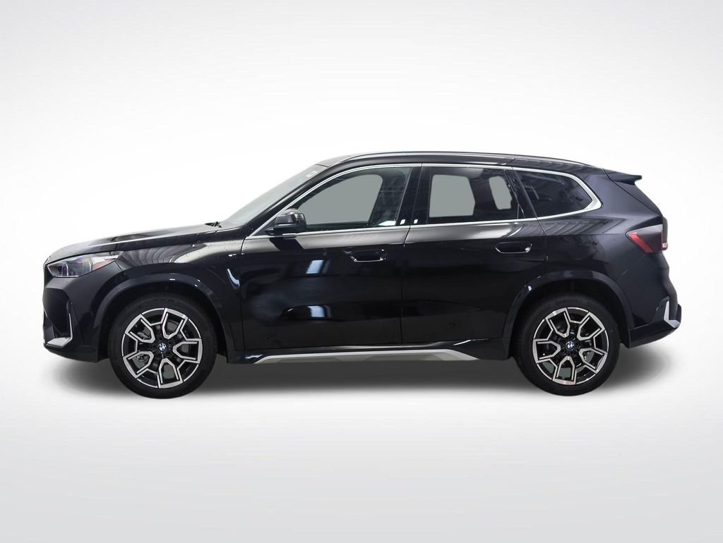 New 2027 Jet Black BMW xDrive28i image 2