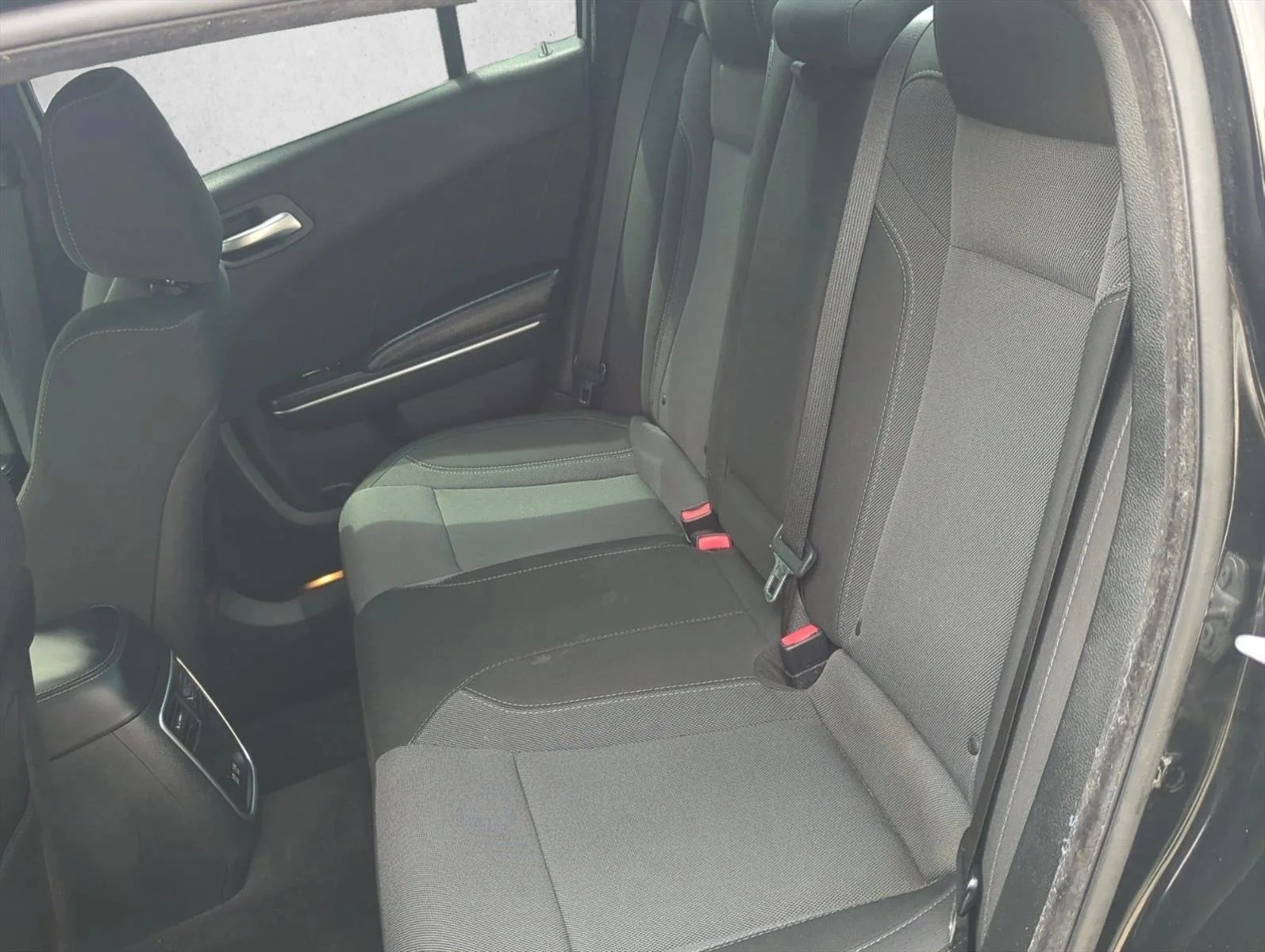 Used 2016 Pitch Black Clearcoat Dodge SXT image 22