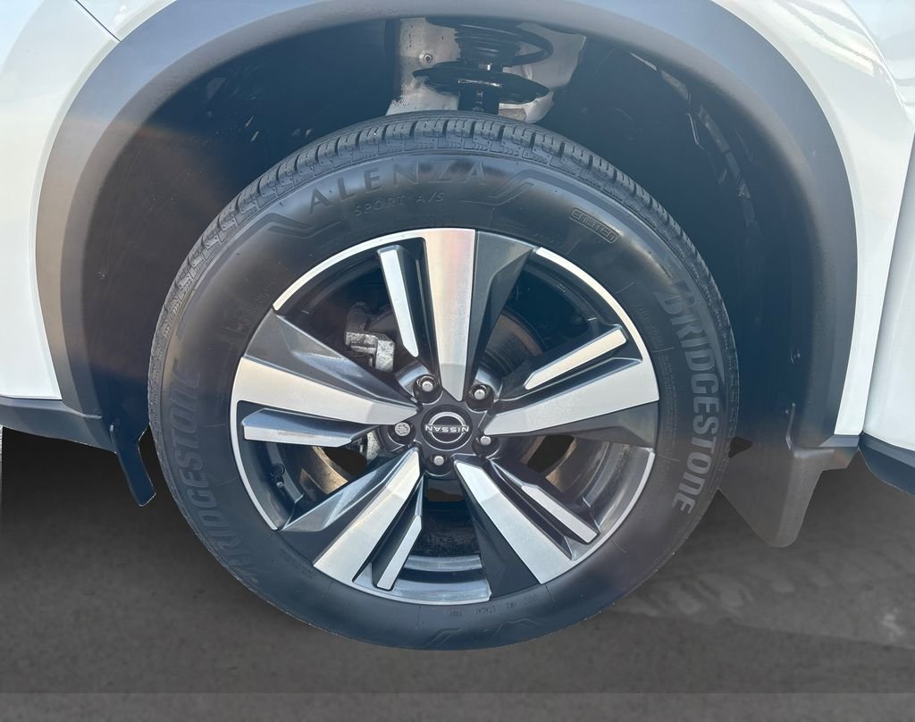 Used 2024 White Nissan SL image 12