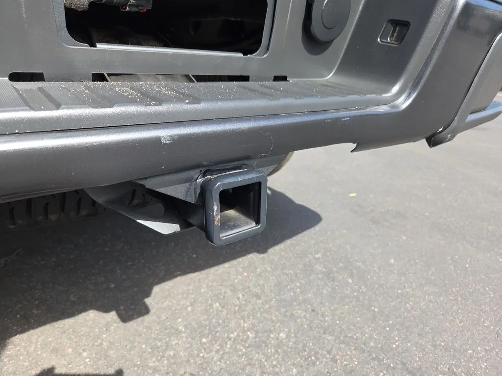 Used 2016 Gray Chevrolet Z71 image 29
