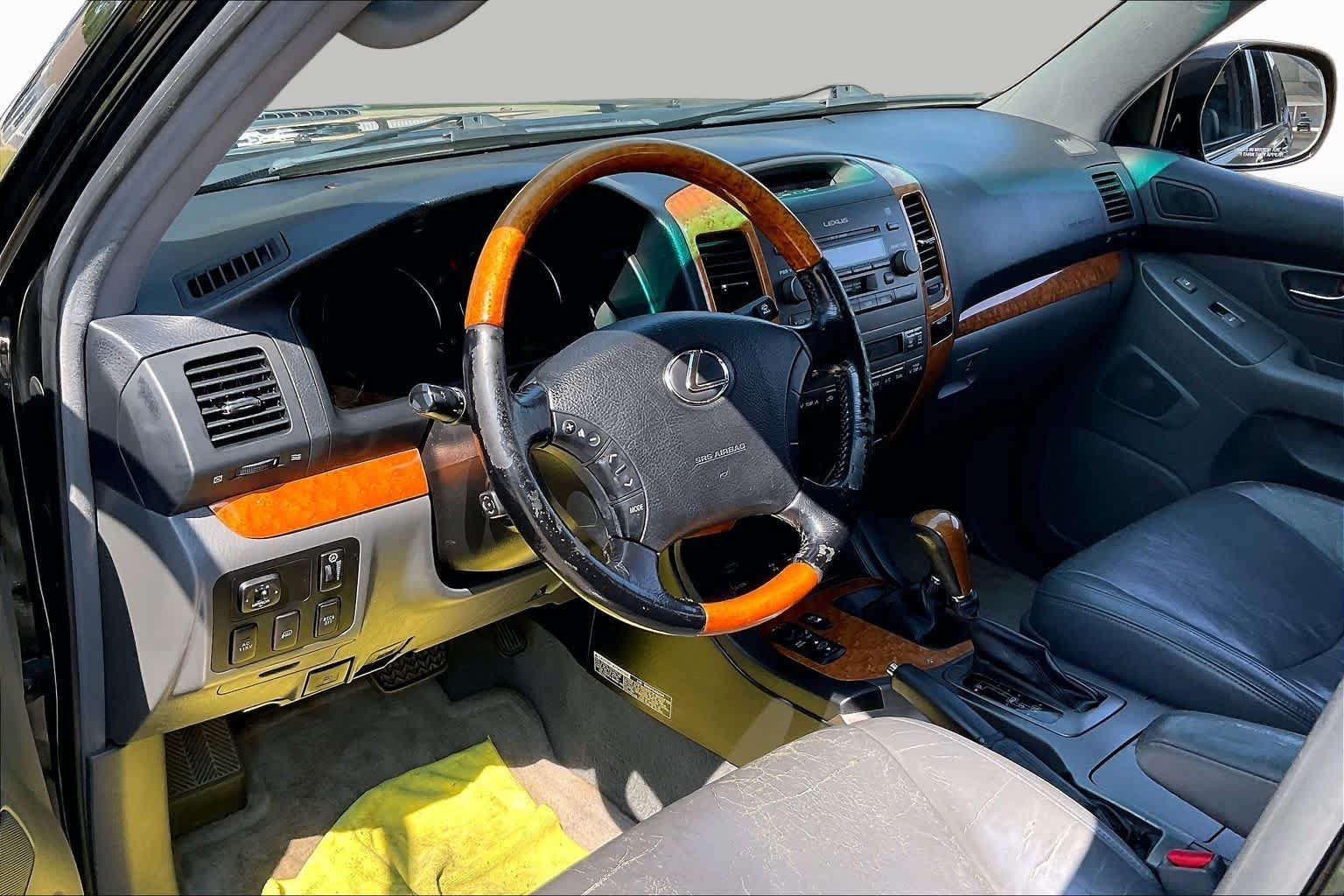Used 2005 Black Onyx Lexus  image 16