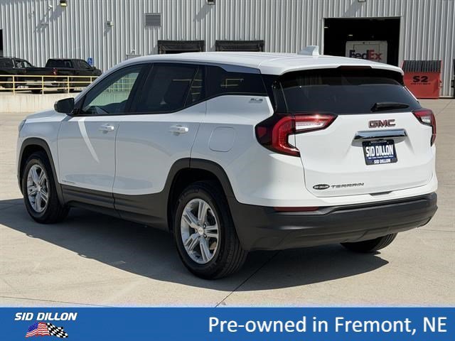 Used 2023 Summit White GMC SLE image 6