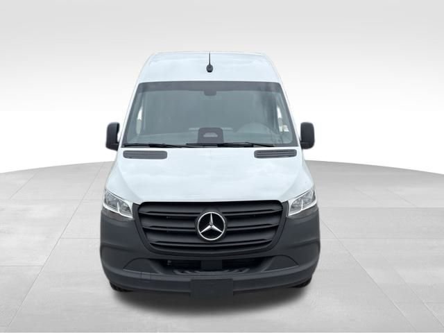 New 2025  Mercedes-Benz Cargo 170 WB image 10