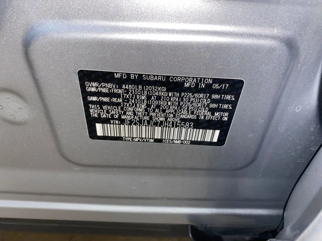 Used 2018 Silver Subaru 2.5i Limited image 28