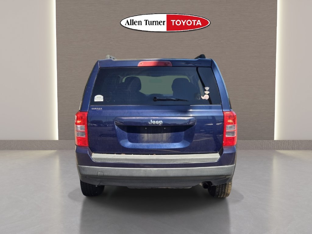 Used 2014 Blue Jeep Sport image 11