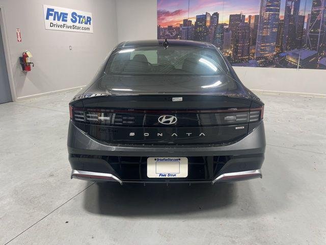 2025 Hyundai Sonata Hybrid Limited - Photo 26