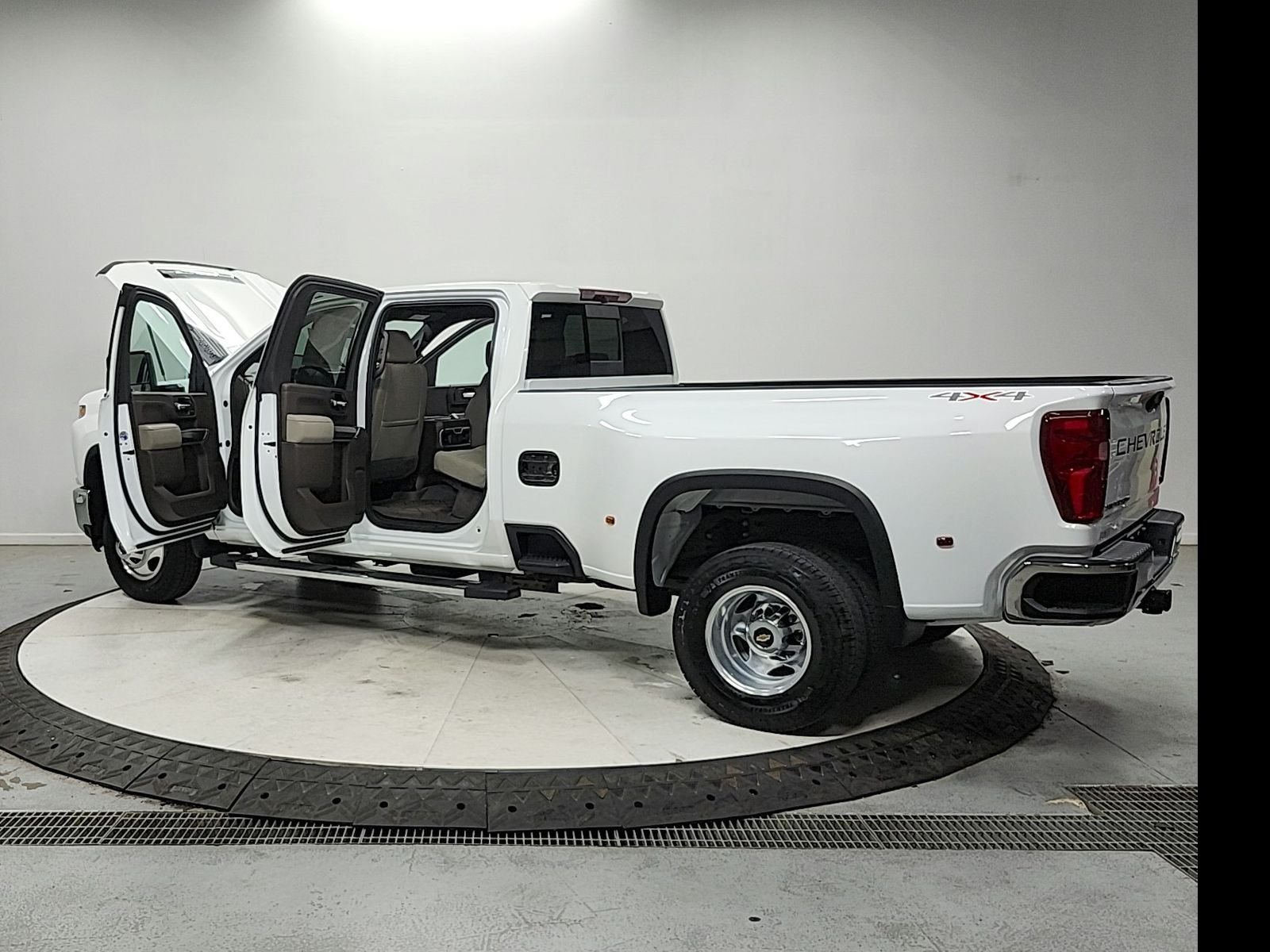 Used 2023 Summit White Chevrolet LTZ image 13