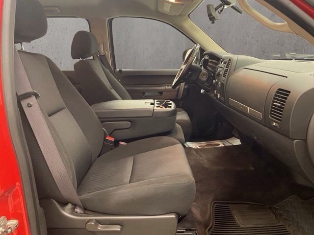 Used 2011 Red GMC SLE image 19