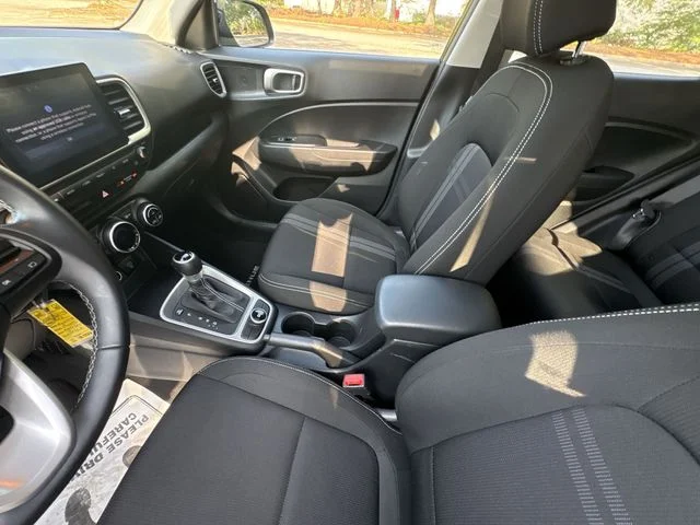 Used 2023 Black Hyundai SEL image 21