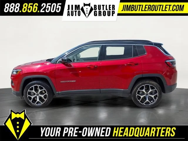 Used 2025  Jeep Limited image 18