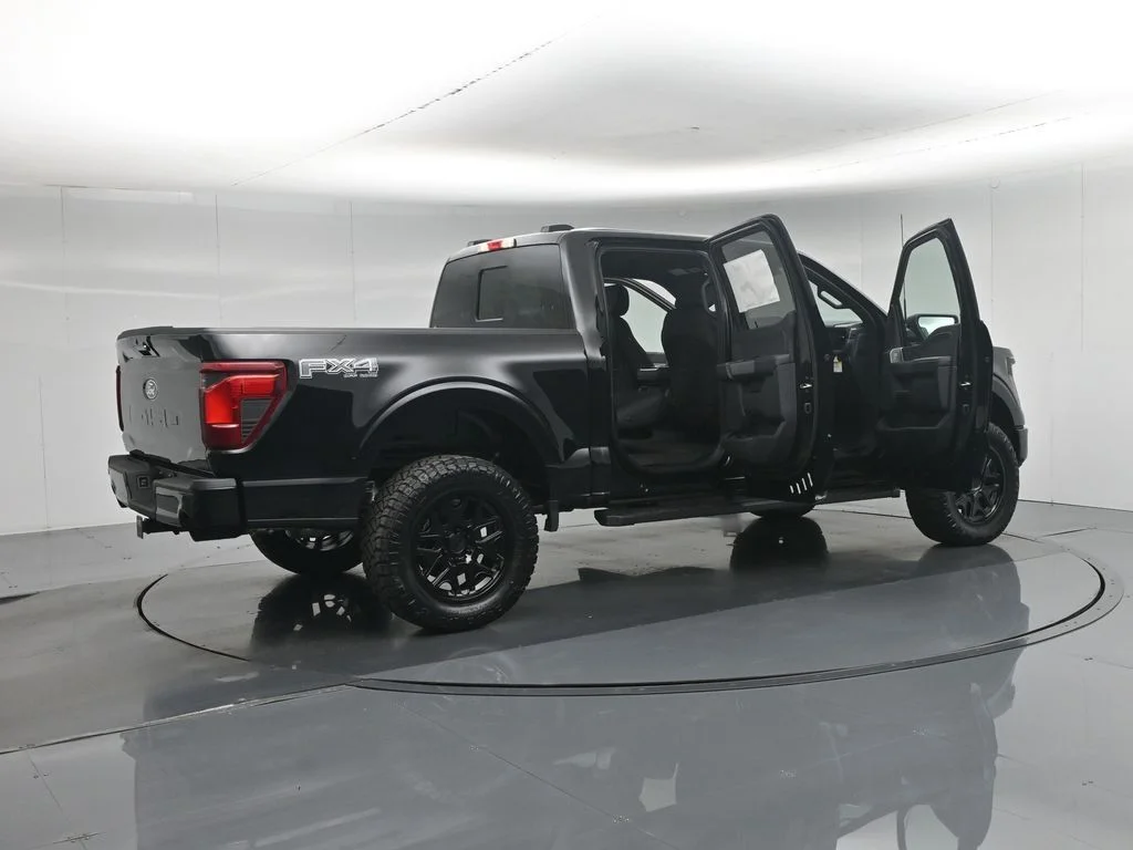 New 2026 Agate Black Metallic Ford XLT image 5