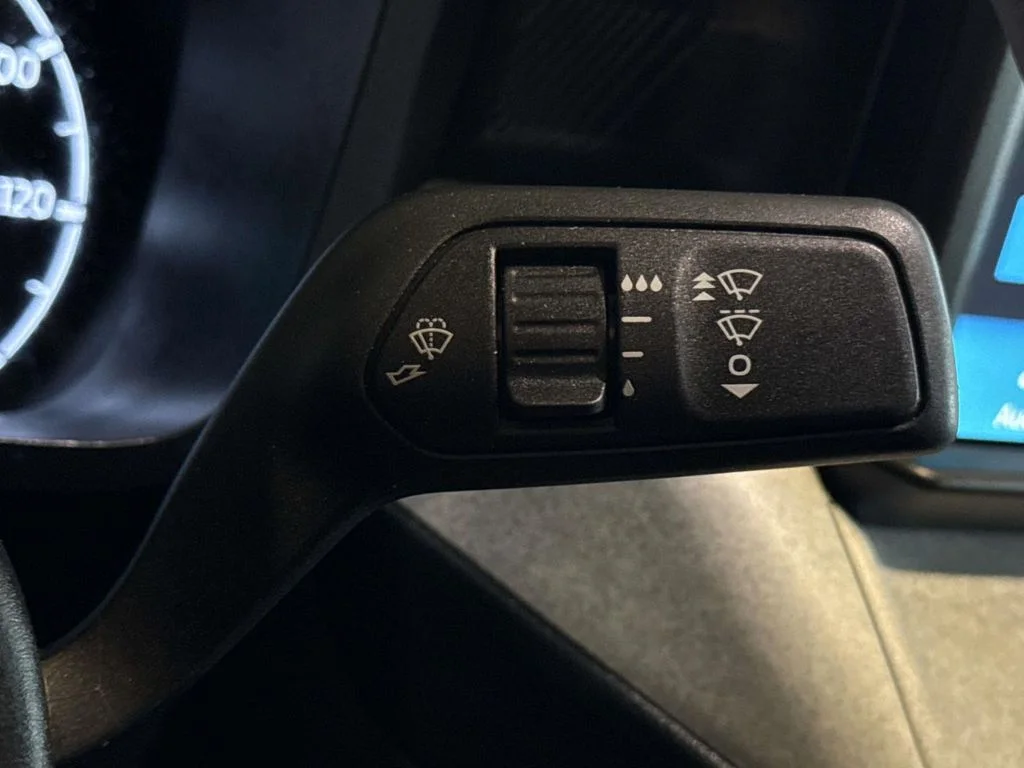 Used 2023 Blue Ford XLT image 25