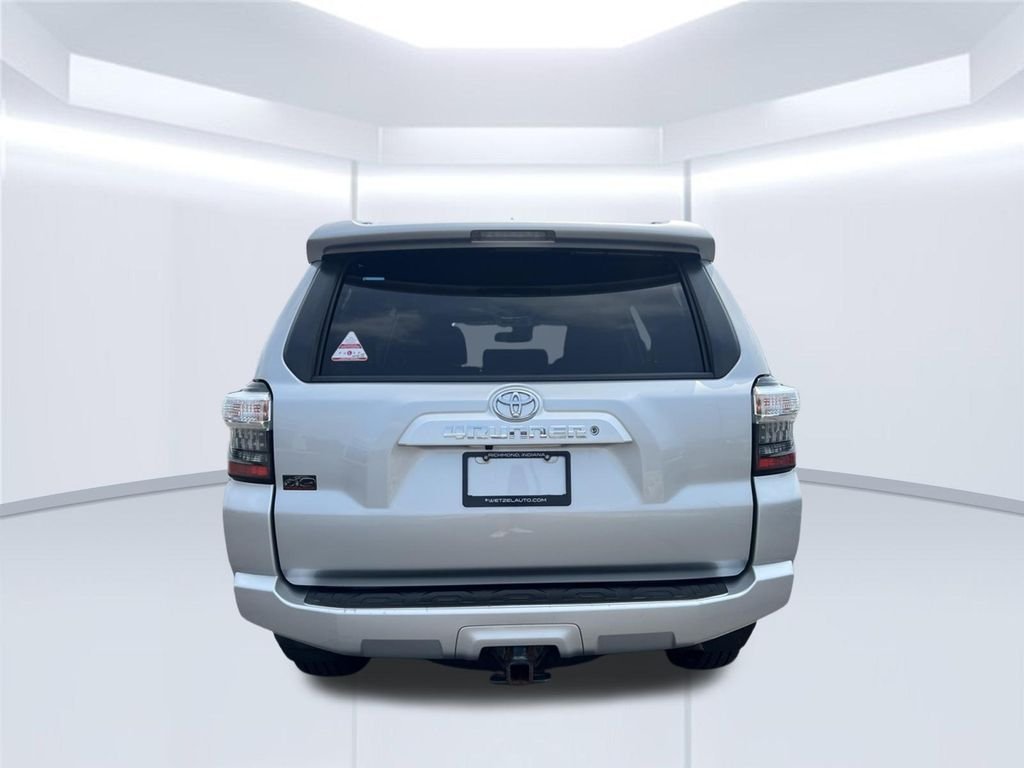 Used 2020 Classic Silver Metallic Toyota SR5 image 5