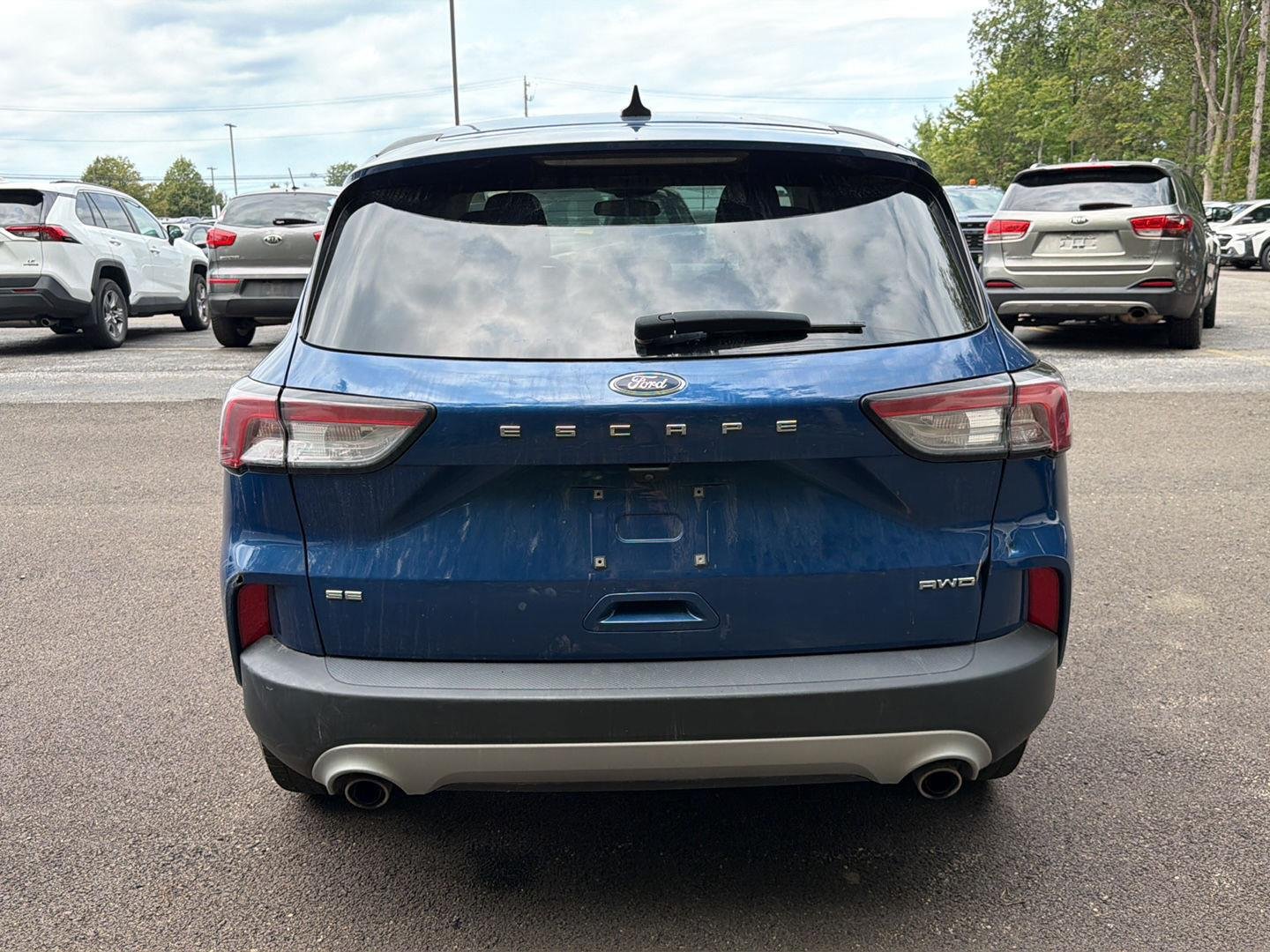 Used 2022 Atlas Blue Ford SE image 4