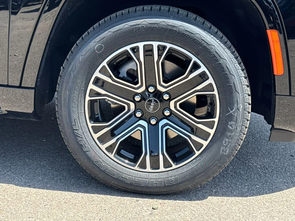New 2026 Black Jeep  image 7