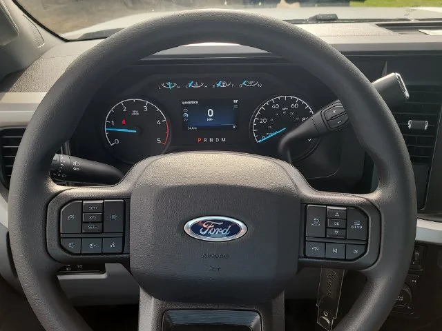 New 2026 Oxford White Ford XL image 30