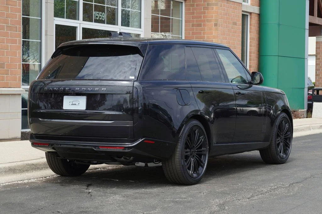 New 2026 Santorini Black Land Rover SE image 6