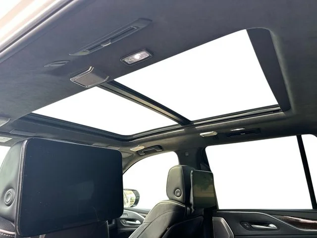 Used 2021 White Cadillac Sport Platinum image 13