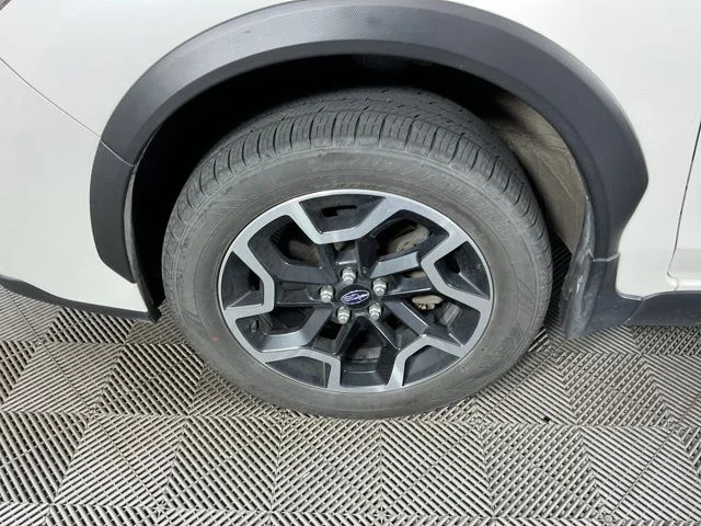 Used 2016 White Subaru 2.0i Limited image 9