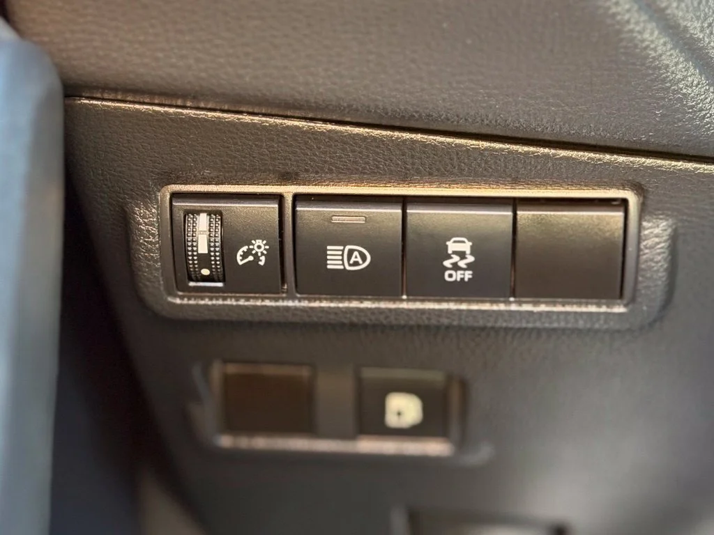 Used 2024  Toyota Hybrid S image 21