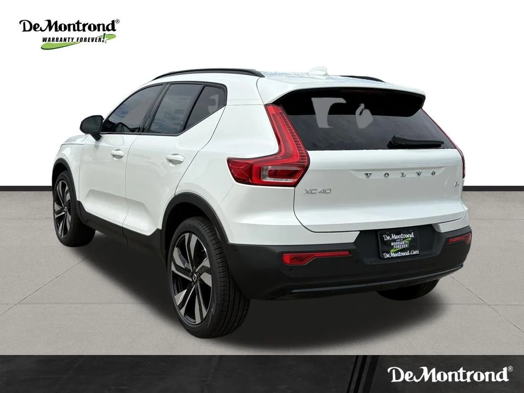 New 2026 Crystal White Volvo Plus image 7