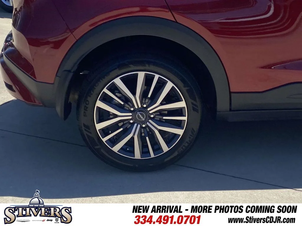 Used 2023 Red Nissan SV image 11