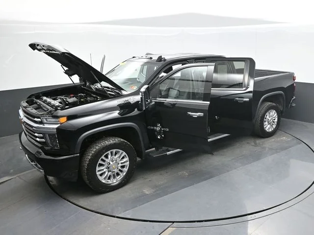 Used 2023 Black Chevrolet High Country image 28