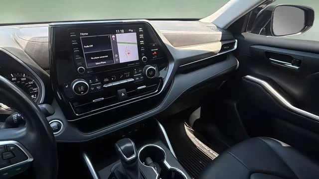 Used 2020 Gray Toyota XLE image 25