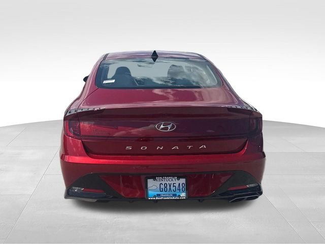 Used 2023 Red Hyundai SEL image 4