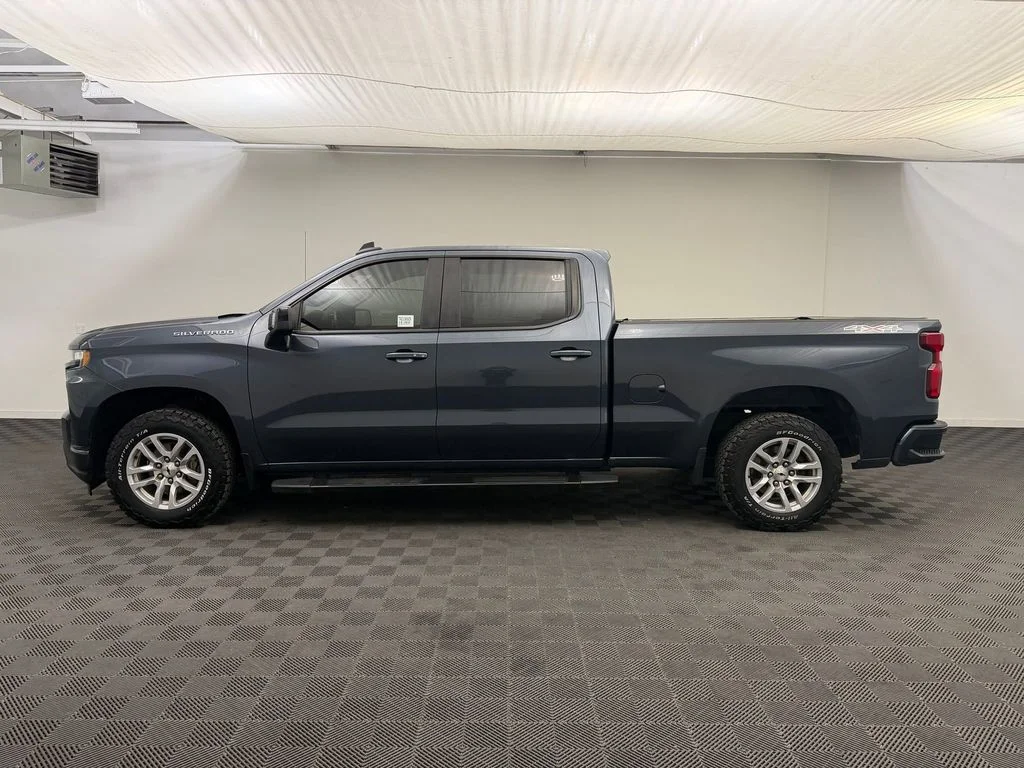 Used 2022 Shadow Gray Metallic Chevrolet RST image 2