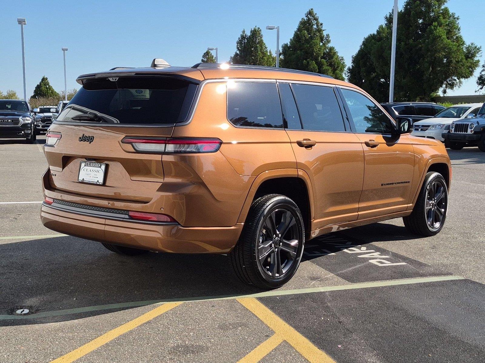 New 2027 Copper Shino Metallic Clear-Coat Paint Jeep Limited Reserve image 5