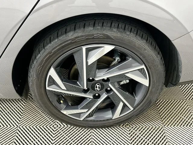 Certified Used 2025 Silver Hyundai SEL Convenience image 22
