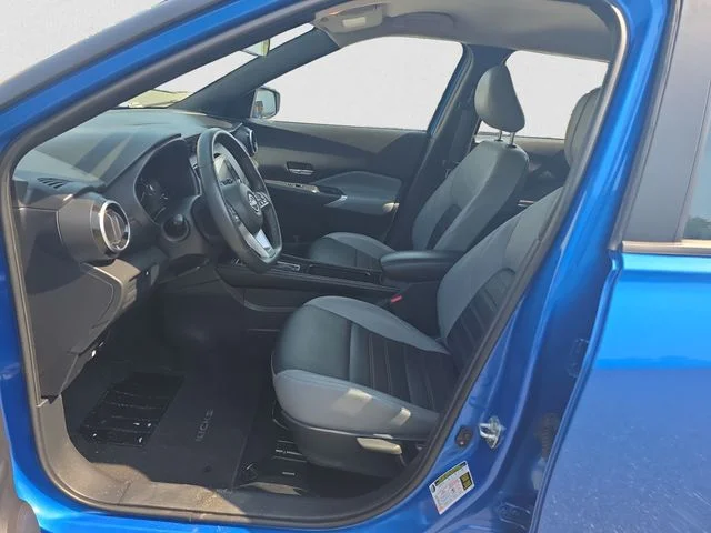 Used 2023 Blue Nissan SR image 9