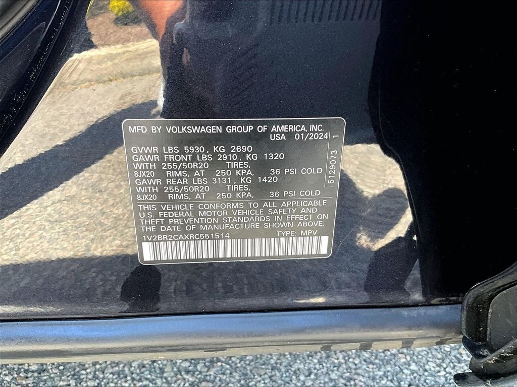 Used 2024 Black Volkswagen 2.0T SEL image 35