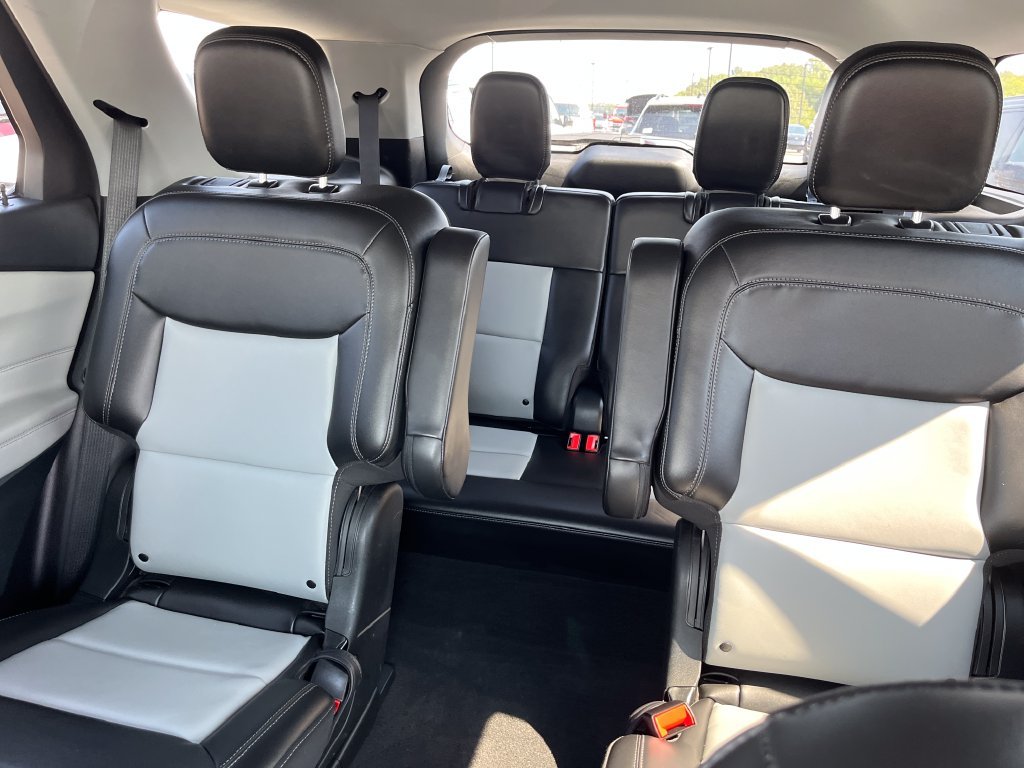 Used 2023 Black Ford XLT image 13