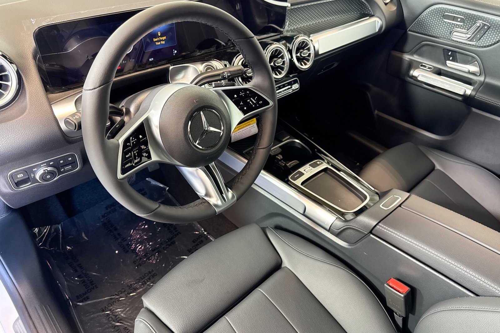New 2026 Polar White Mercedes-Benz GLB 250 image 9
