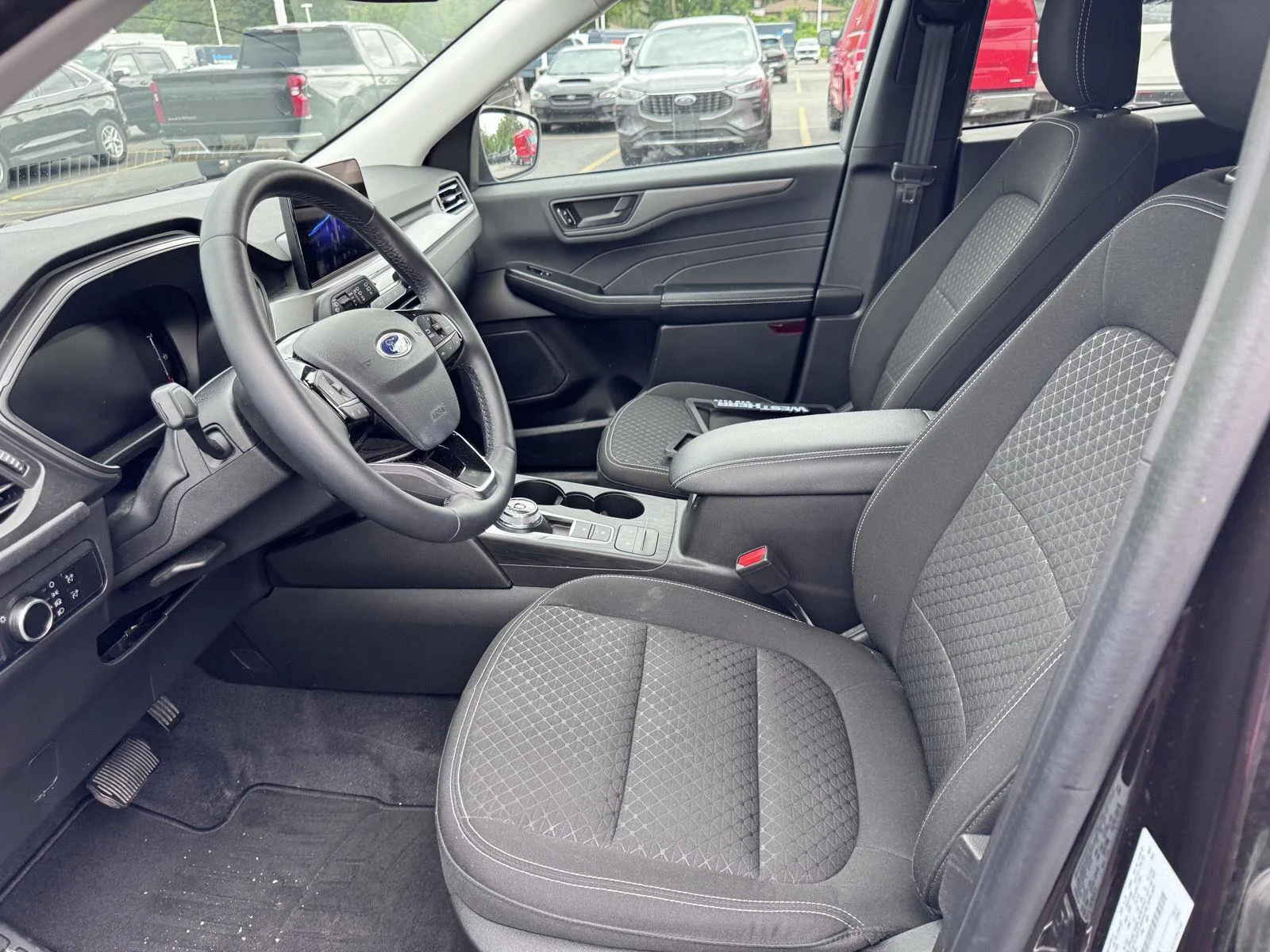Used 2023 Cinnabar Red Ford Active image 9