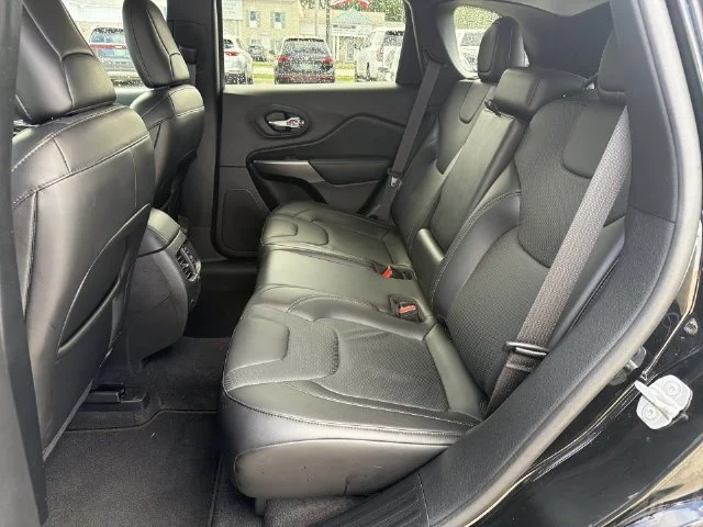 Used 2020 Black Jeep Limited image 31