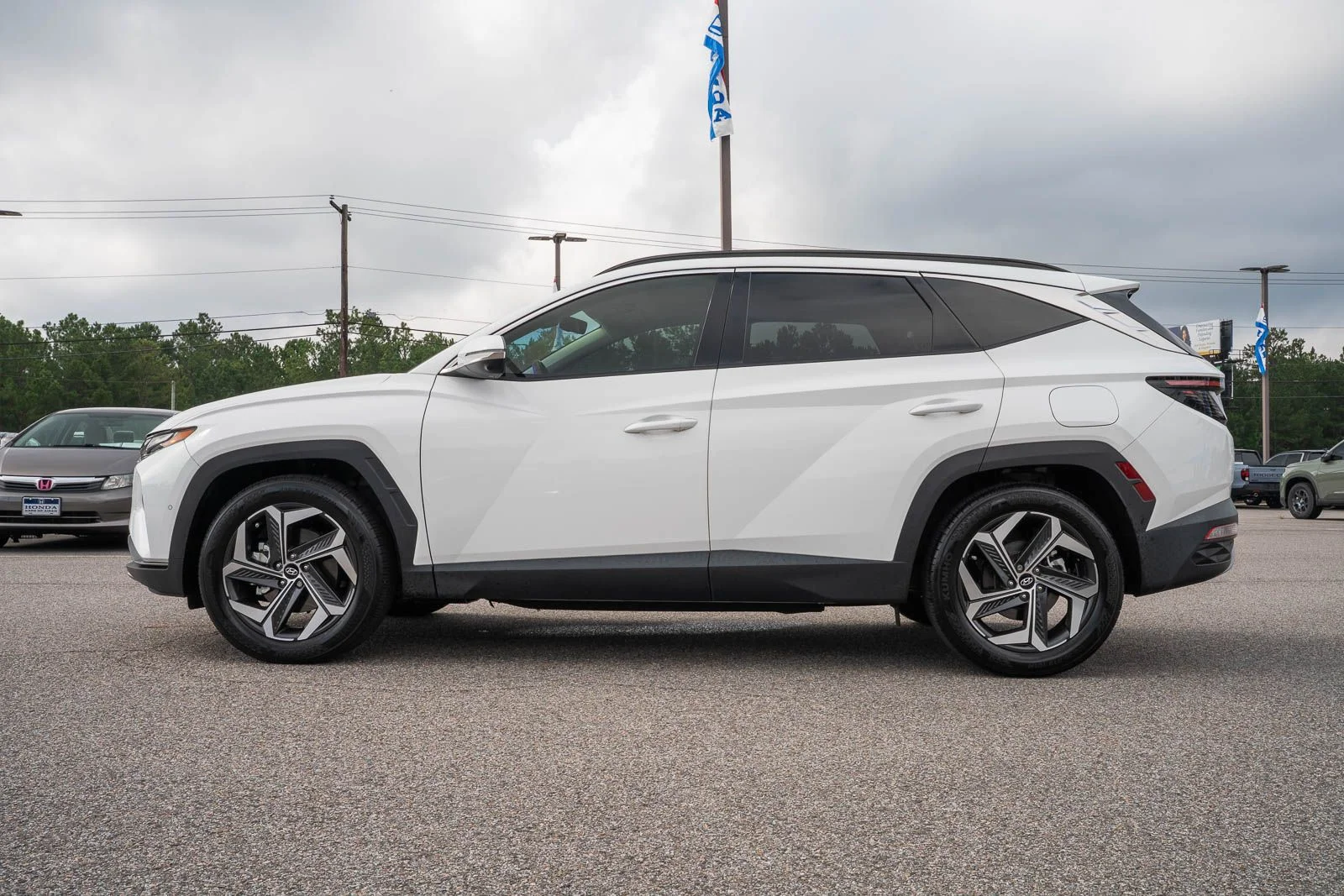 Used 2024 White Hyundai Limited image 3
