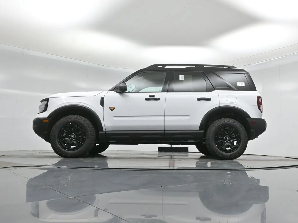 New 2026 Oxford White Ford Badlands image 7
