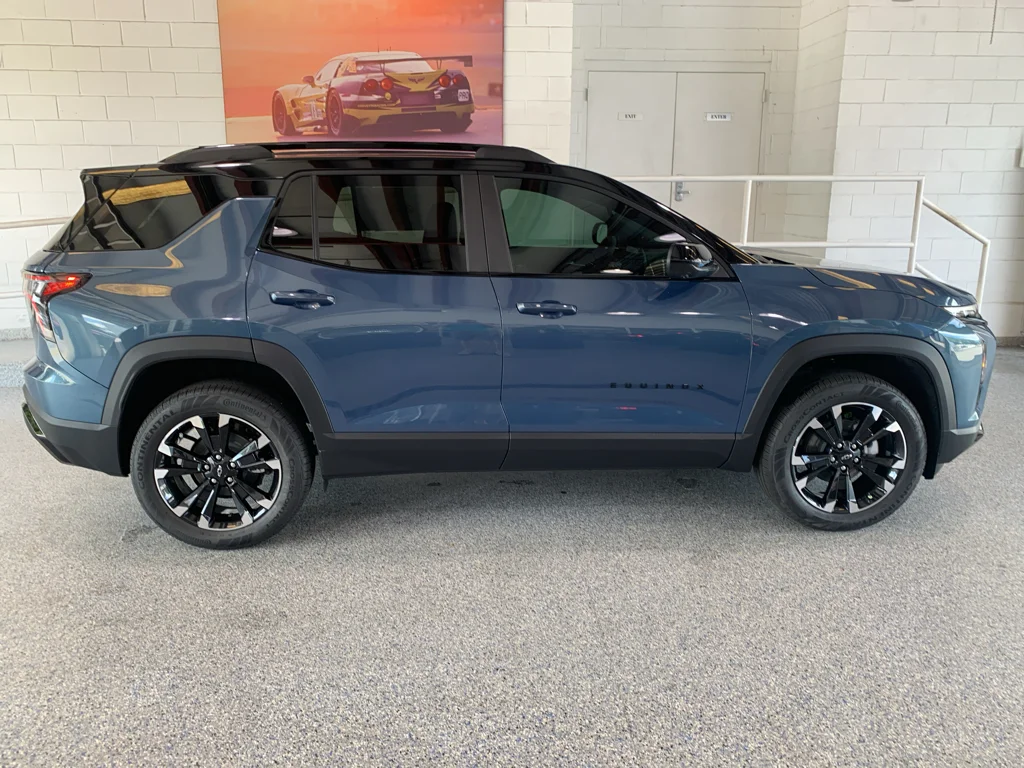 2027 Chevrolet Equinox RS - Photo 13