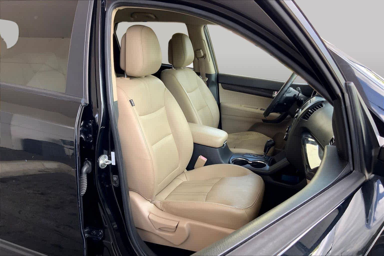 Pre-Owned 2013 Kia Sorento EX