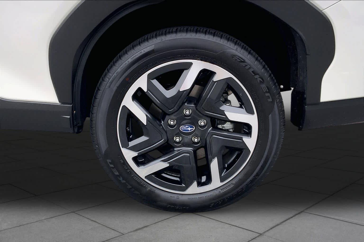 Used 2025 Crystal White Pearl Subaru Premium Hybrid image 10