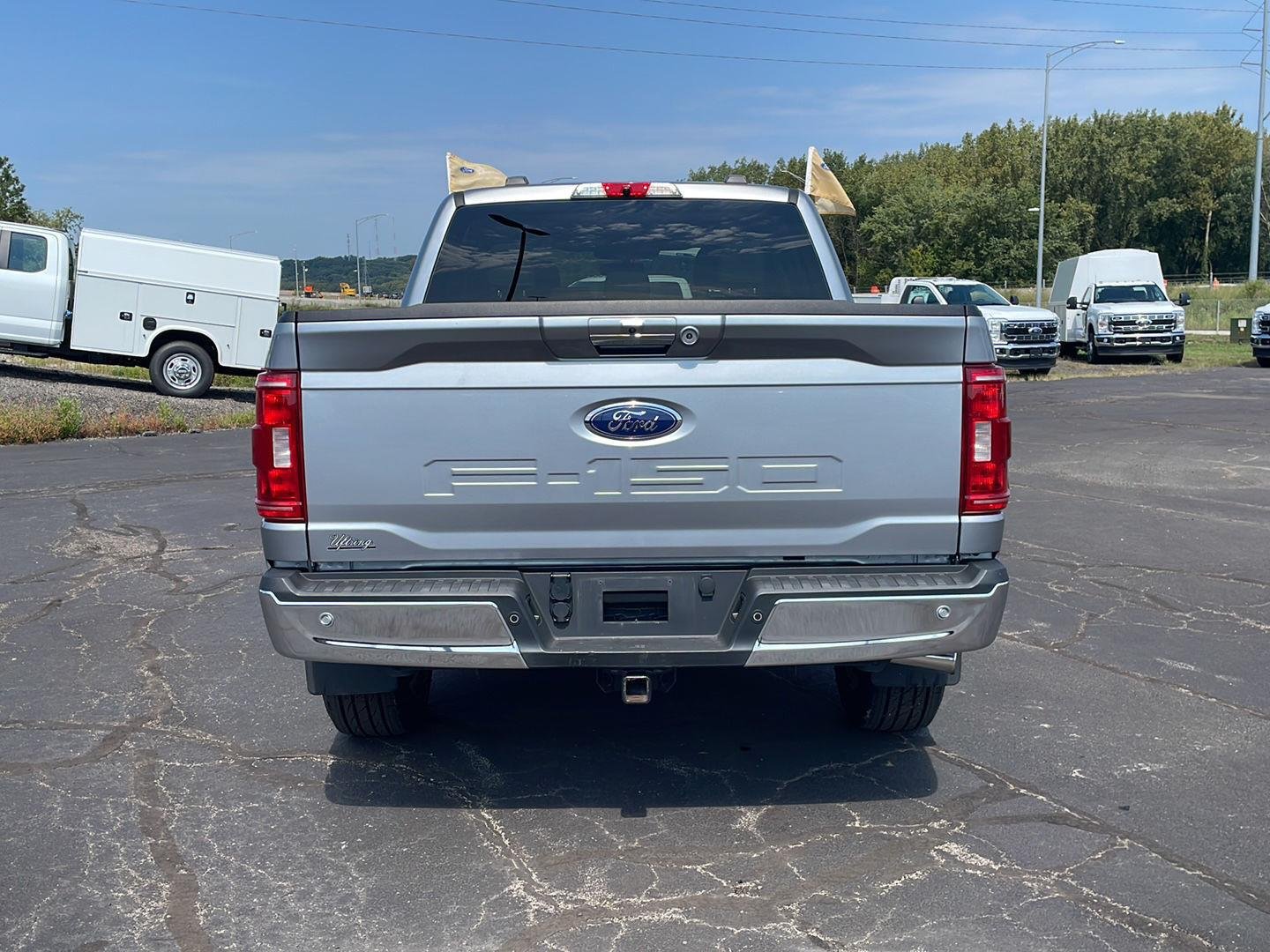 Certified Used 2022 Iconic Silver Ford XLT image 4