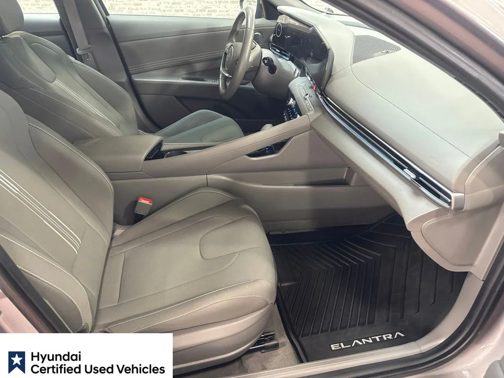 Certified Used 2025 Fluid Metal Hyundai SEL Convenience image 14