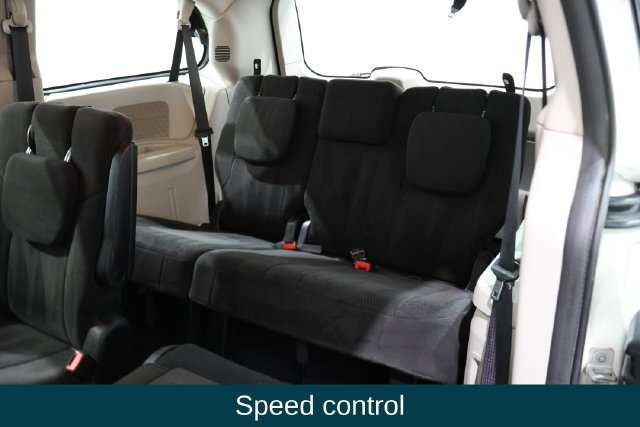 Certified Used 2012  Dodge American Value Pkg image 11