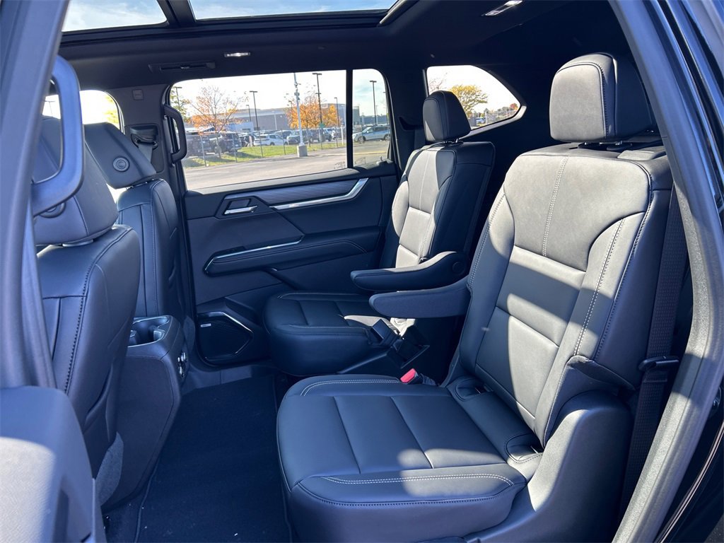 2026 GMC ACADIA - Image 30