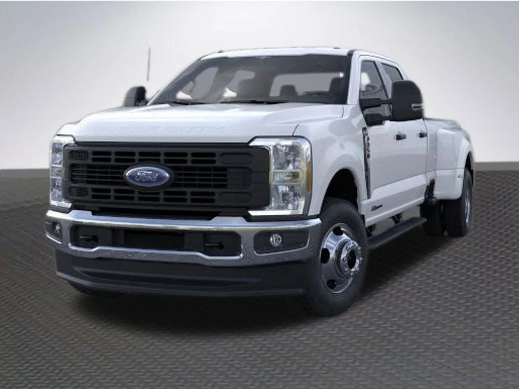 New 2026 Oxford White Ford F-350® XL image 2