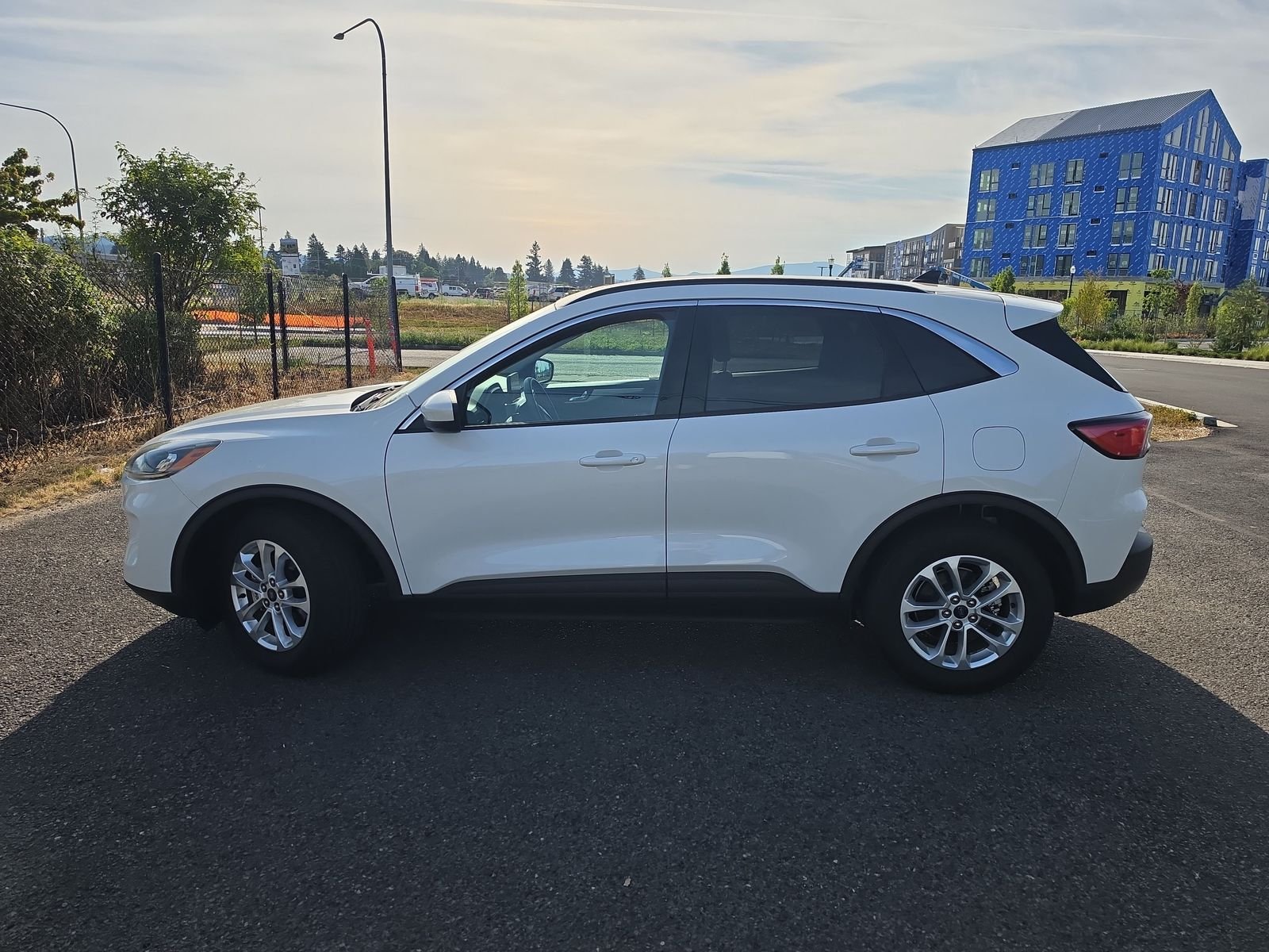 Used 2020 Star White Ford SE image 1